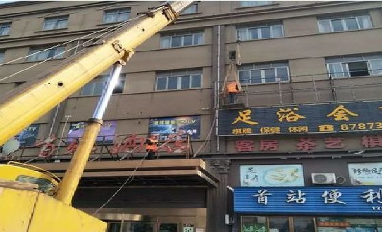 洞口安装较高的门店招牌有什么好的方法？